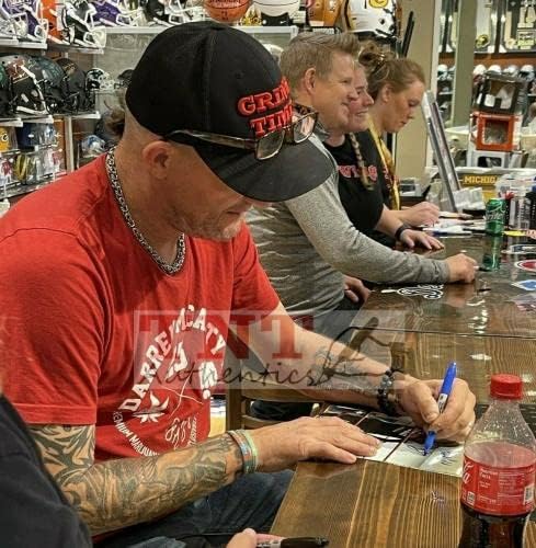 Обдолбанный Дарън Маккарти Подписа Рестлинг 8x10 Снимка на Детройт Ред Уингс 6 - Снимки на НХЛ с автограф