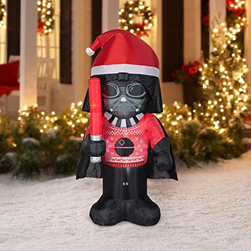 Празничен Коледен Надуваем Дарт Вейдър от Междузвездни войни Gemmy 5', Облечено в Коледен Пуловер и Шапка със Светлинен Меч