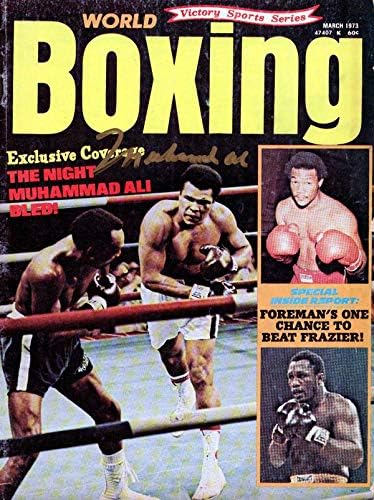 Ретро списанието На Ali World Boxing с автограф на PSA/DNA H47564 - Боксови списания с автограф