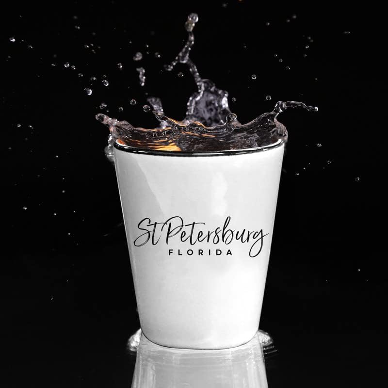 Сувенир чаша от керамика St Petersburg, FL 1,5 грама Бяло с черна тапицерия - Сувенири и ергенско парти, моминско