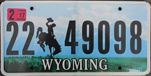 Регистрационен номер на щата Уайоминг с черни цифри и Взбрыкивающим Bronco на небето плосък, без релеф